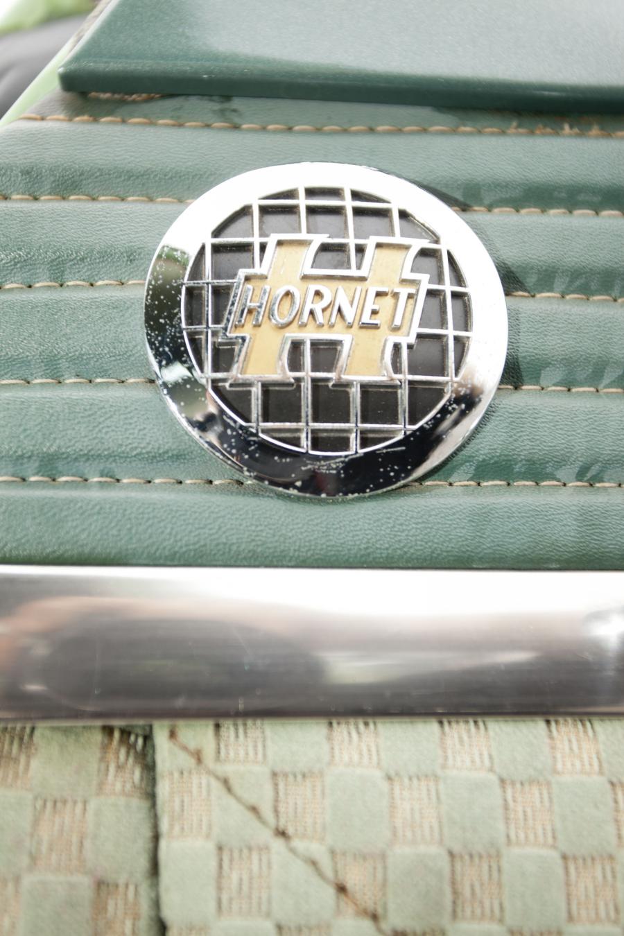 Логотип Hudson Hornet Sedan (7С) 1953 года  (фото 3 из 22)